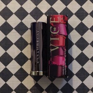 🛍💄NIB Urban Decay Mega Matte lipstick